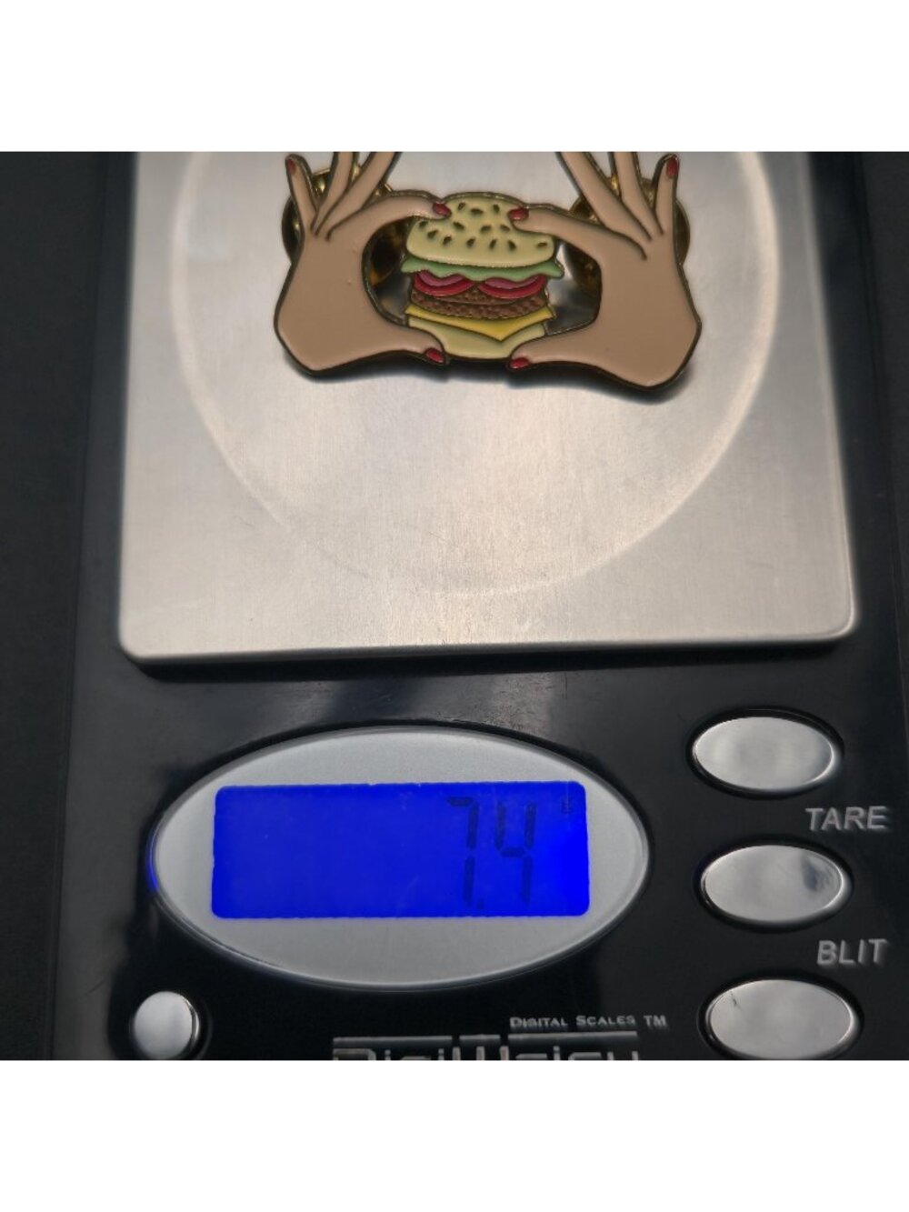 Retro Kitsch Pop Art Burger Enamel Pin - Coucou Suzette A7349 - Picture 5 of 5